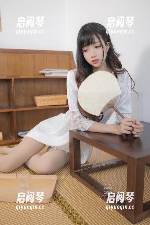 紧急企划-小恩 紧急企划 - 小恩与高跟鞋:这些图片仿佛在挑逗我的眼球,嗯,有点事情要发生的节奏。