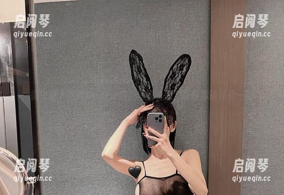 微密圈 - 脸红Dearie肉丝写真资源，带你体验轻松一刻
