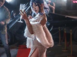 芊川一笑MNK少女套图：每张图都是个小段子。