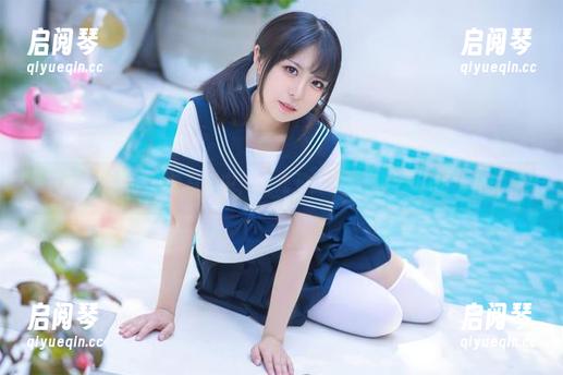 在虎森森的户外写真中，阳光下的惬意和影子的窃窃私语