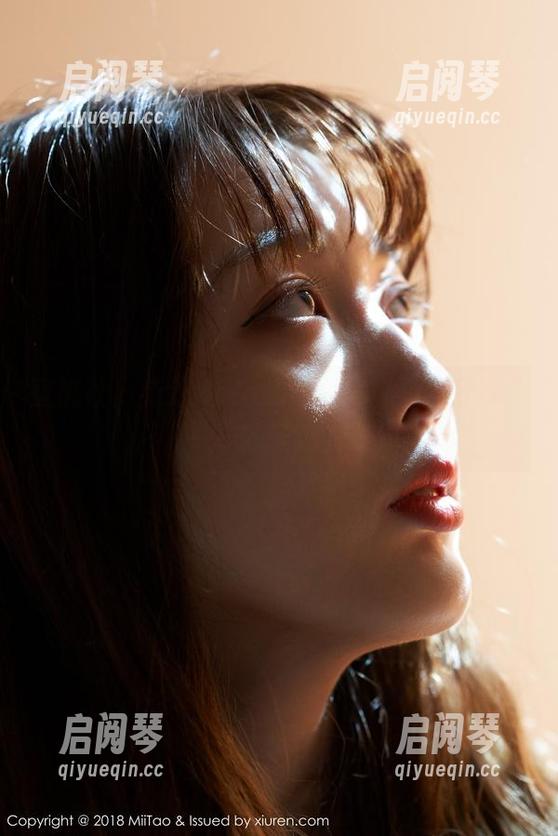 蜜桃社 - 走进Rola的修女写真集，分享不一样的圣洁时光