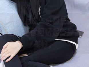 袜啵啵 – 最新上线！小甜豆展现超薄黑丝作品集，立即让你回忆起曾经那段边缘的美好。