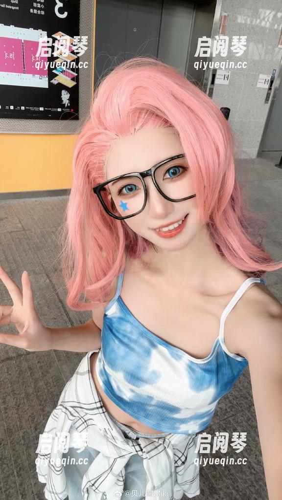 一张不够，给你贝儿酱Miki的艾米莉亚两天的美丽套图！