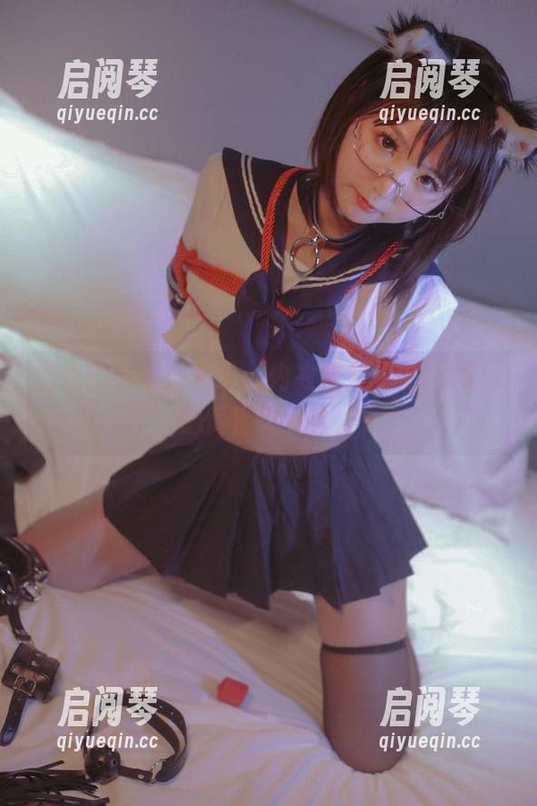 透光的青水百合子，内衣自拍中的COS气息简直馋死人。