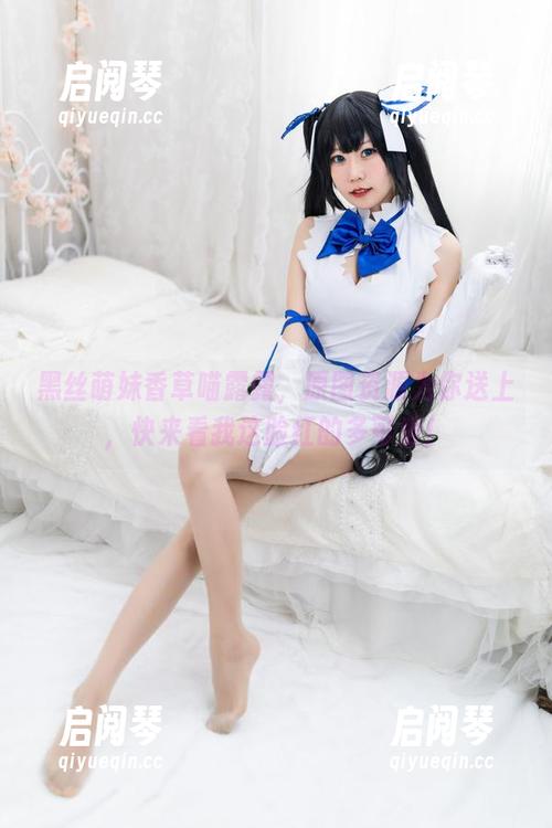 香草喵露露 黑丝萌妹香草喵露露,原图资源为你送上,快来看我这脸红的多可爱!