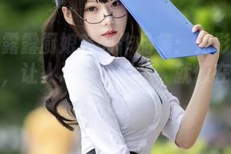香草喵露露厨娘系列作品集：光影交错中的原图，让人忍不住幻想，就像在厨房里偷吻！